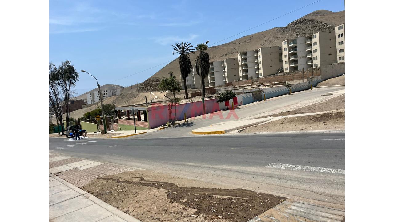 Venta De Amplio Terreno De  2,520 M2 Para Inversion - 21