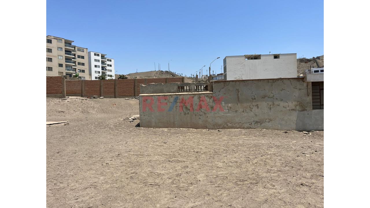 Venta De Amplio Terreno De  2,520 M2 Para Inversion - 2