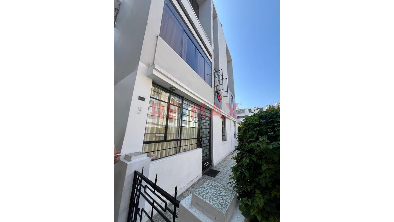 Amplio Departamento En Primer Piso Con Jardín Privado – Cercado De Lima - 3
