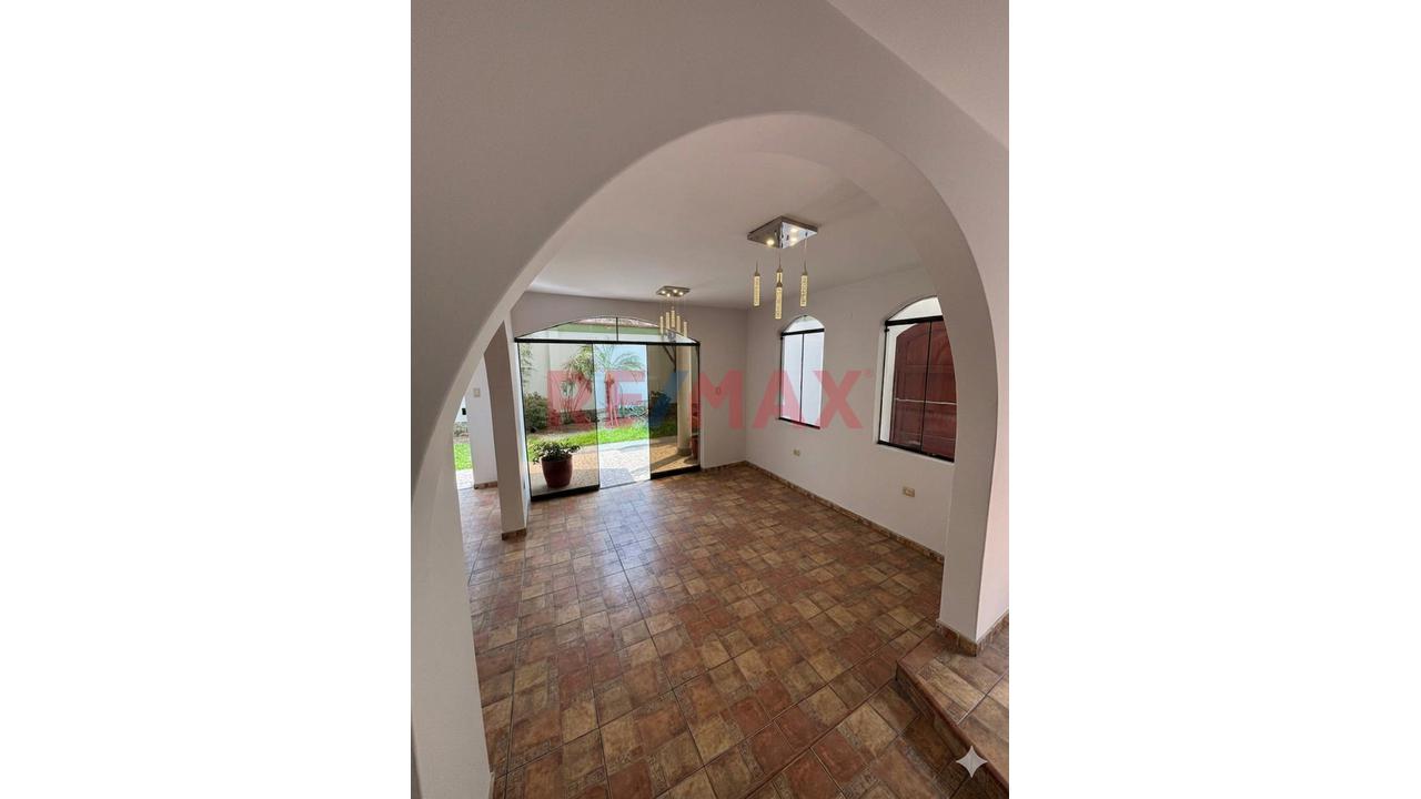 Casa Familiar En Venta En Mayorazgo 4Ta Etapa | 5 Dormitorios, Jardín Cochera Y Excelente Ubicación - 4