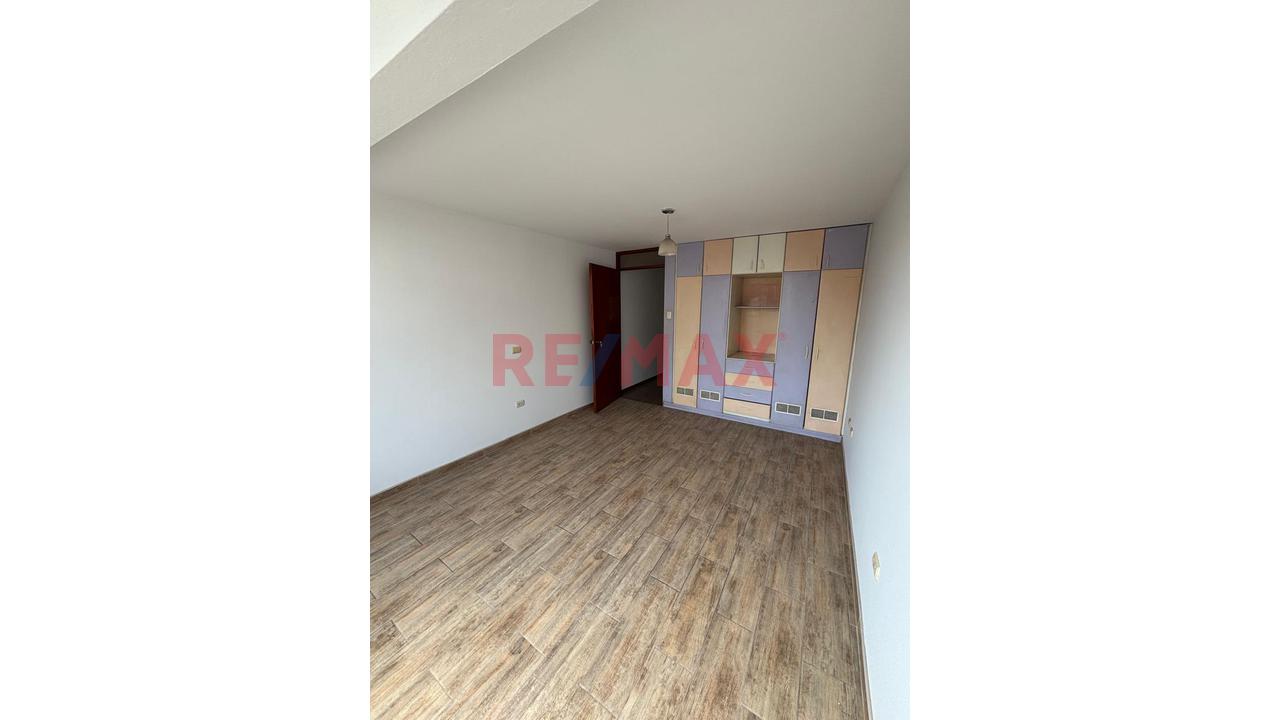 Casa Familiar En Venta En Mayorazgo 4Ta Etapa | 5 Dormitorios, Jardín Cochera Y Excelente Ubicación - 15