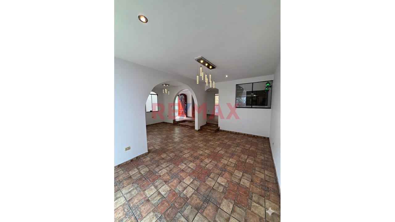 Casa Familiar En Venta En Mayorazgo 4Ta Etapa | 5 Dormitorios, Jardín Cochera Y Excelente Ubicación - 7