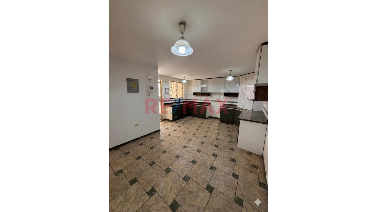 Casa Familiar En Venta En Mayorazgo 4Ta Etapa | 5 Dormitorios, Jardín Cochera Y Excelente Ubicación - 14