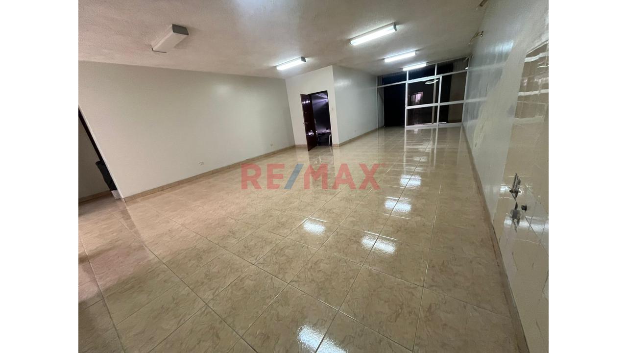 Alquiler De Local Comercial En Surco – Ubicación Estratégica - 5
