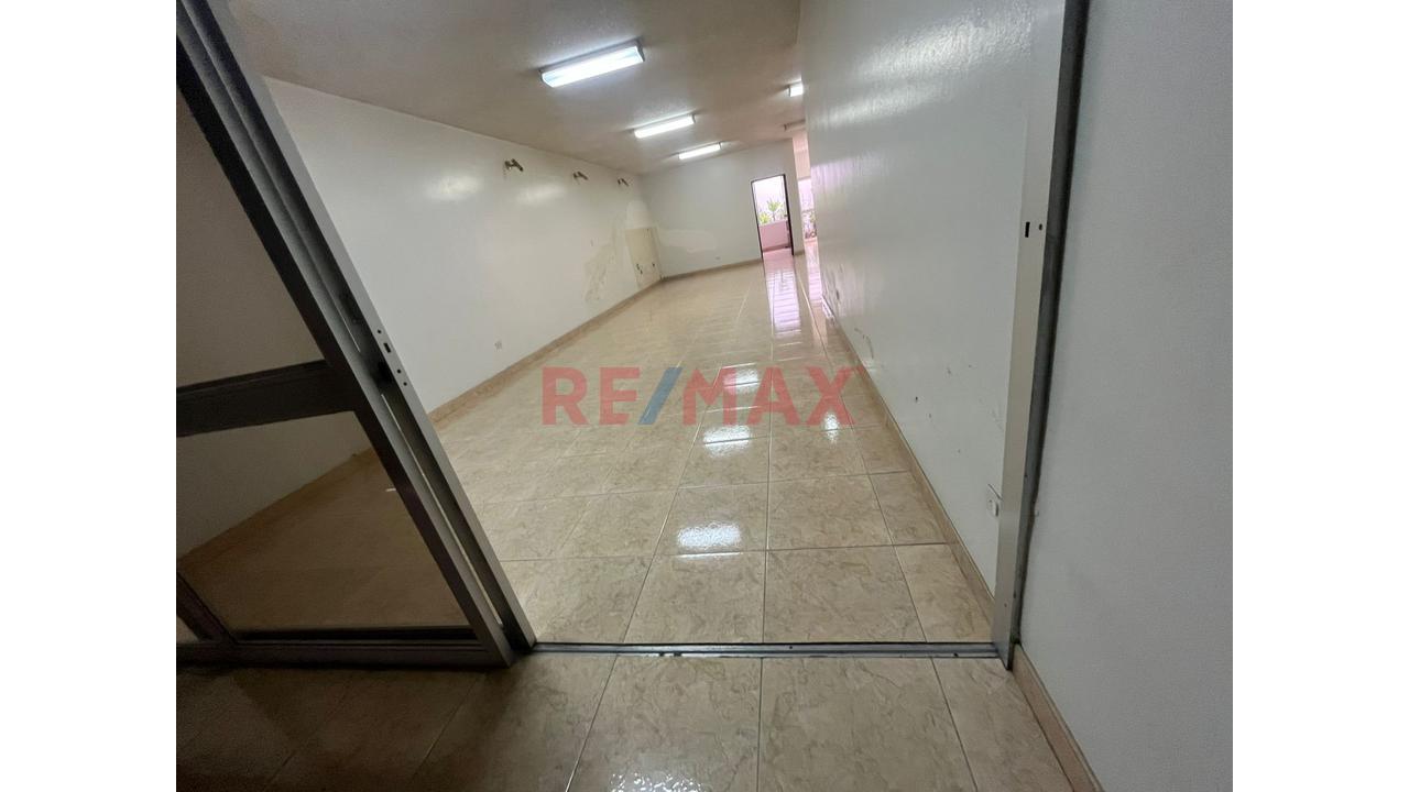 Alquiler De Local Comercial En Surco – Ubicación Estratégica - 7