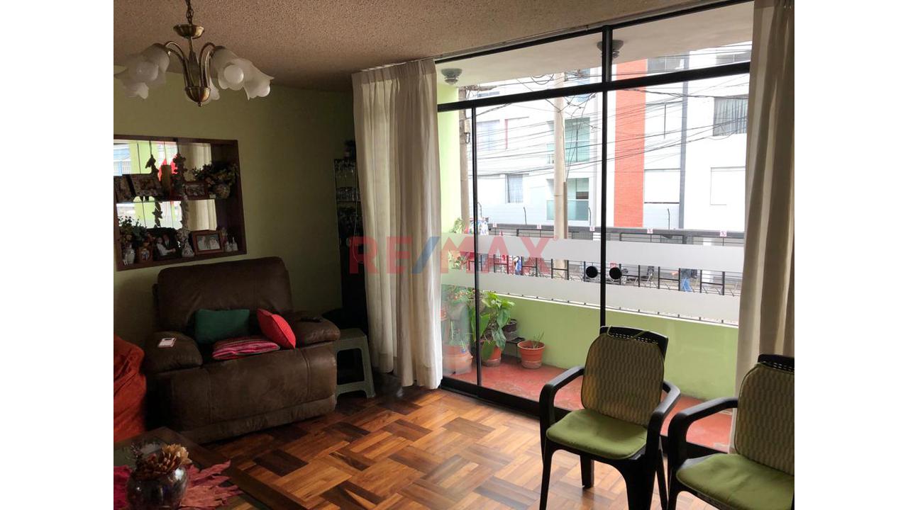 Venta Dpto 2Do Piso Vista Exterior De Area 167.40 M2 Cerca A Parque En Pueblo Libre — foto 5