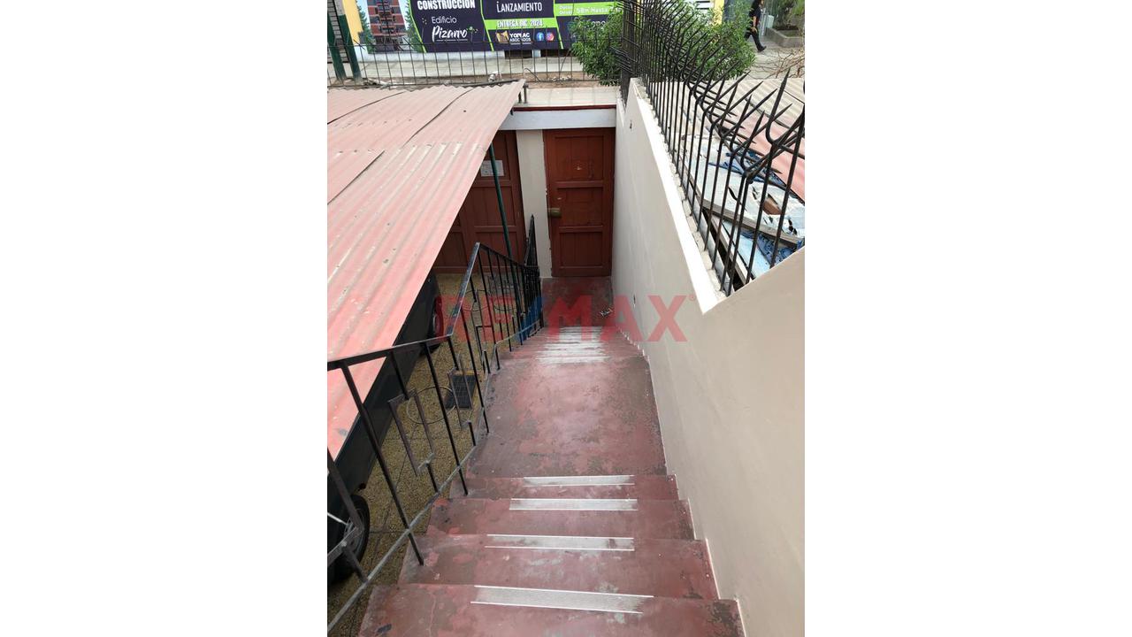 Venta Dpto 2Do Piso Vista Exterior De Area 167.40 M2 Cerca A Parque En Pueblo Libre — foto 2
