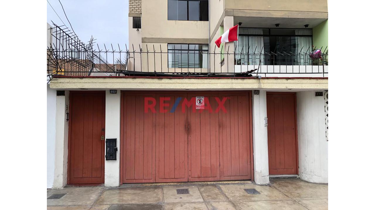 Venta Dpto 2Do Piso Vista Exterior De Area 167.40 M2 Cerca A Parque En Pueblo Libre