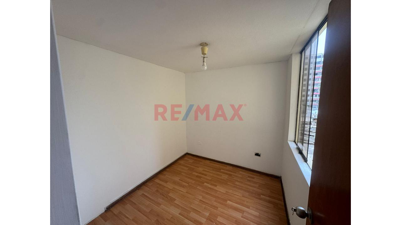 Venta De Hermoso Duplex 2Do Piso Los Olivos — foto 4