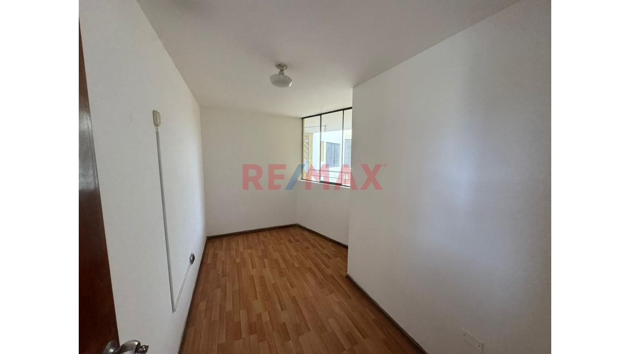 Venta De Hermoso Duplex 2Do Piso Los Olivos — foto 8