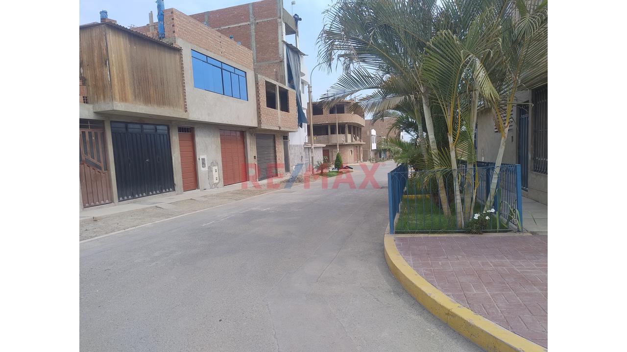 Urb Santa María Doble Oportunidad De Inversión: Dos Lotes Contiguos Con 203.5 M² En Tota — foto 3