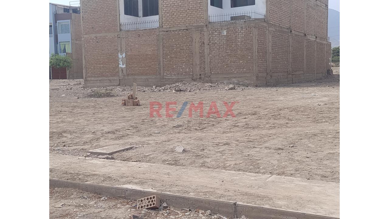 Urb Santa María Doble Oportunidad De Inversión: Dos Lotes Contiguos Con 203.5 M² En Tota — foto 2