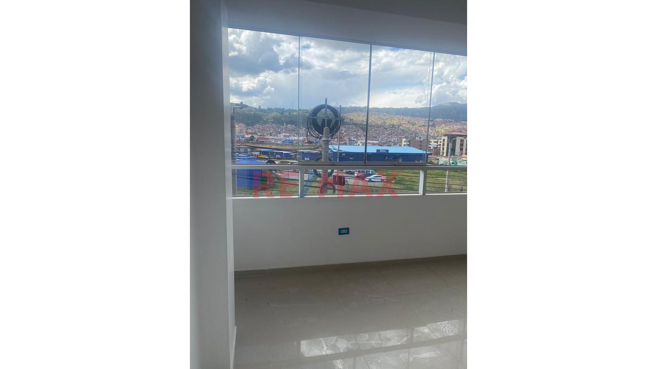 Alquiler De Oficina 54M² - Frente Al Aeropuerto - Acceso Independiente - 12