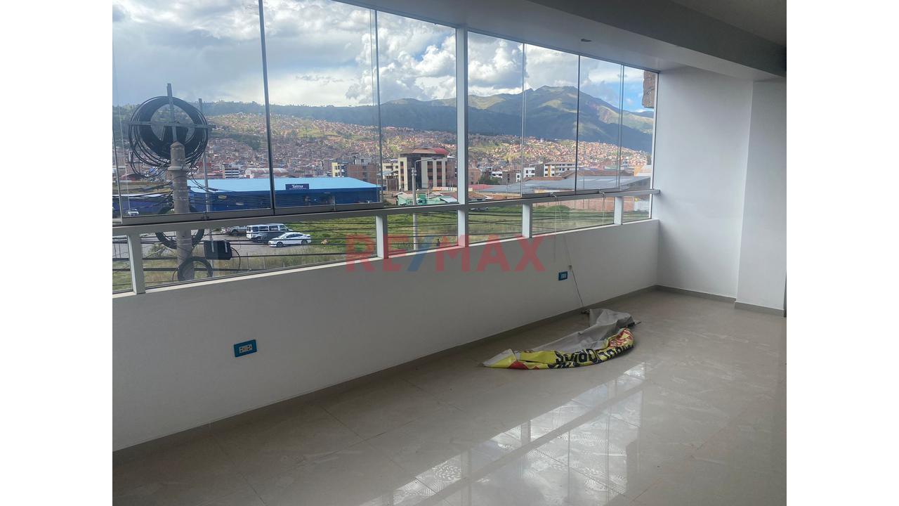 Alquiler De Oficina 54M² - Frente Al Aeropuerto - Acceso Independiente - 17