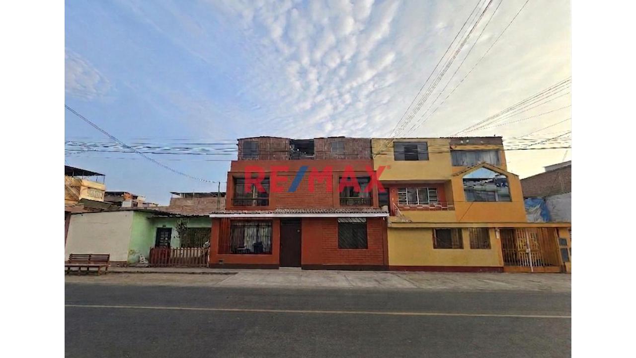 Venta Casa Como Terreno En Sjm - Zona C (Cerca A Parque) - 1
