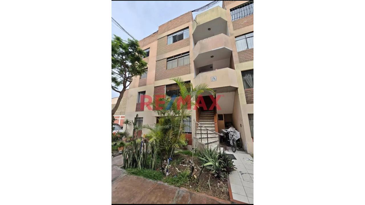 Venta De Hermoso Departamento + Cochera