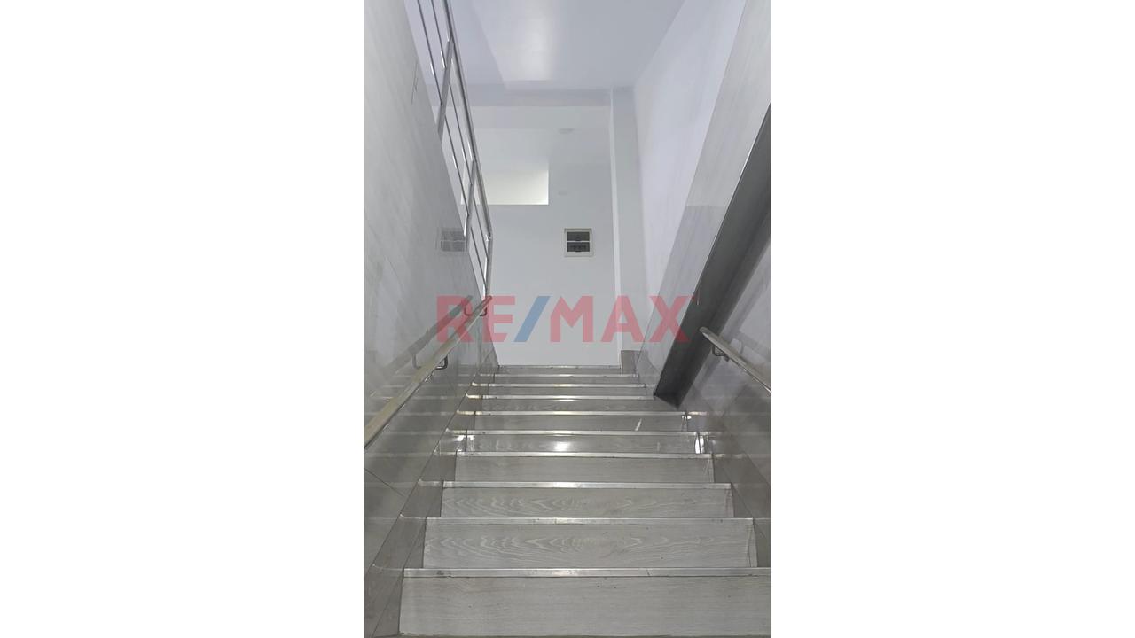🔥Local De 150M2 En Alquiler Segundo Piso - Av. Santa Rosa C/ San Martin , Sjl  (Frente A Grifo) — foto 2