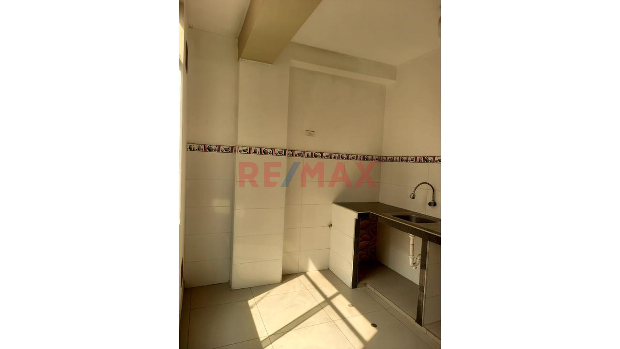 Ocacion Venta De Hermosa Casa En El Distrito De San Juan De Miraflores — foto 2