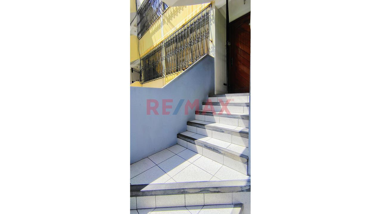 Departamento En Umacollo - 2Do Piso + Cochera Cerca A La Universidad Católica Y Frente A Parque - 13