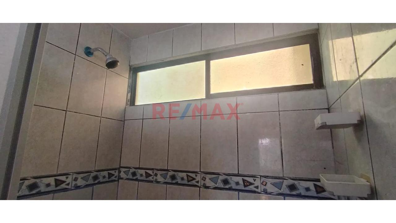 "Gran Oportunidad, Venta De Departamento Amplio Con Cochera Y Depósito, Frente A Parque Excelente Ubicación" — foto 8