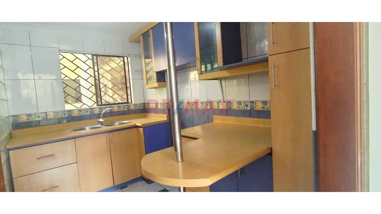 "Gran Oportunidad, Venta De Departamento Amplio Con Cochera Y Depósito, Frente A Parque Excelente Ubicación" — foto 6