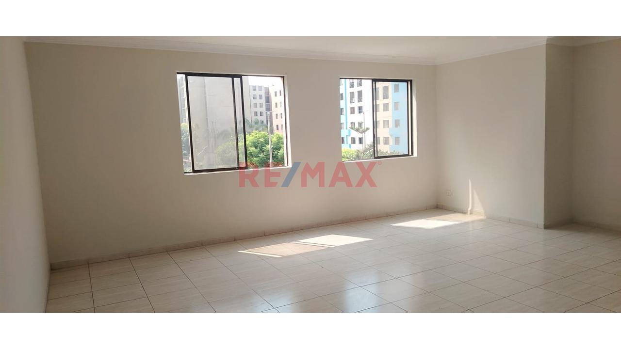 "Gran Oportunidad, Venta De Departamento Amplio Con Cochera Y Depósito, Frente A Parque Excelente Ubicación" — foto 5