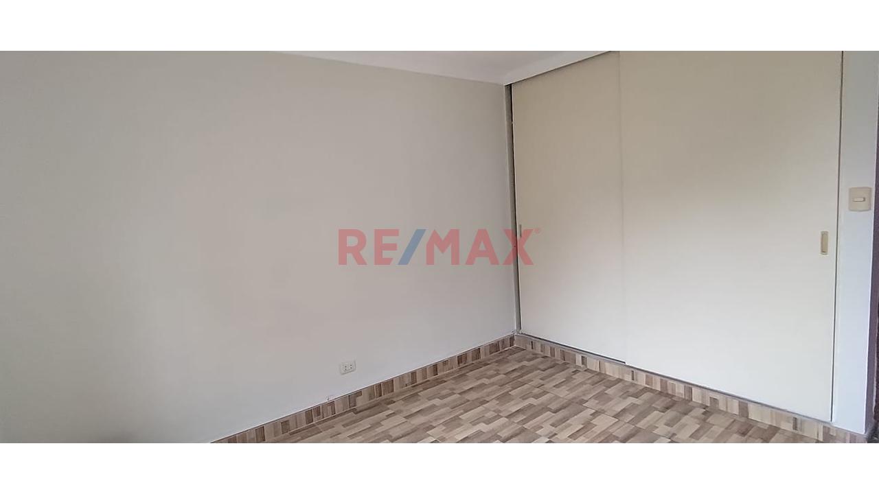 "Gran Oportunidad, Venta De Departamento Amplio Con Cochera Y Depósito, Frente A Parque Excelente Ubicación" — foto 15