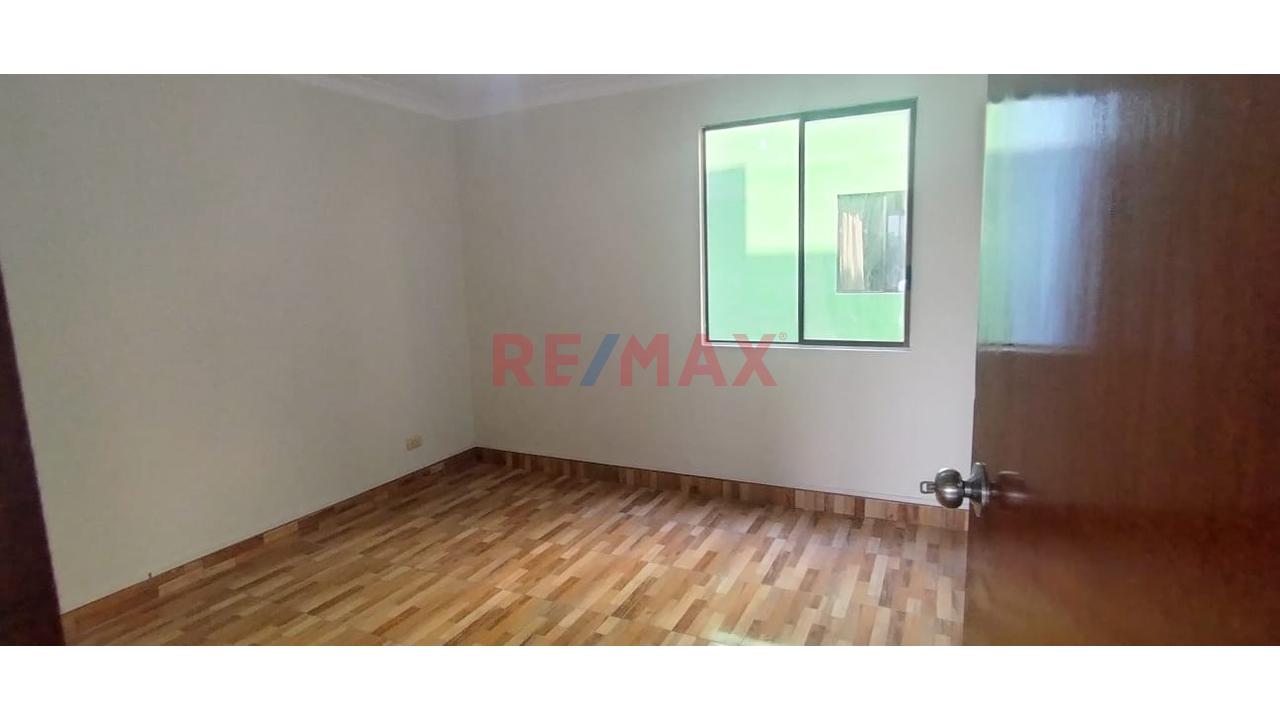 "Gran Oportunidad, Venta De Departamento Amplio Con Cochera Y Depósito, Frente A Parque Excelente Ubicación" — foto 13