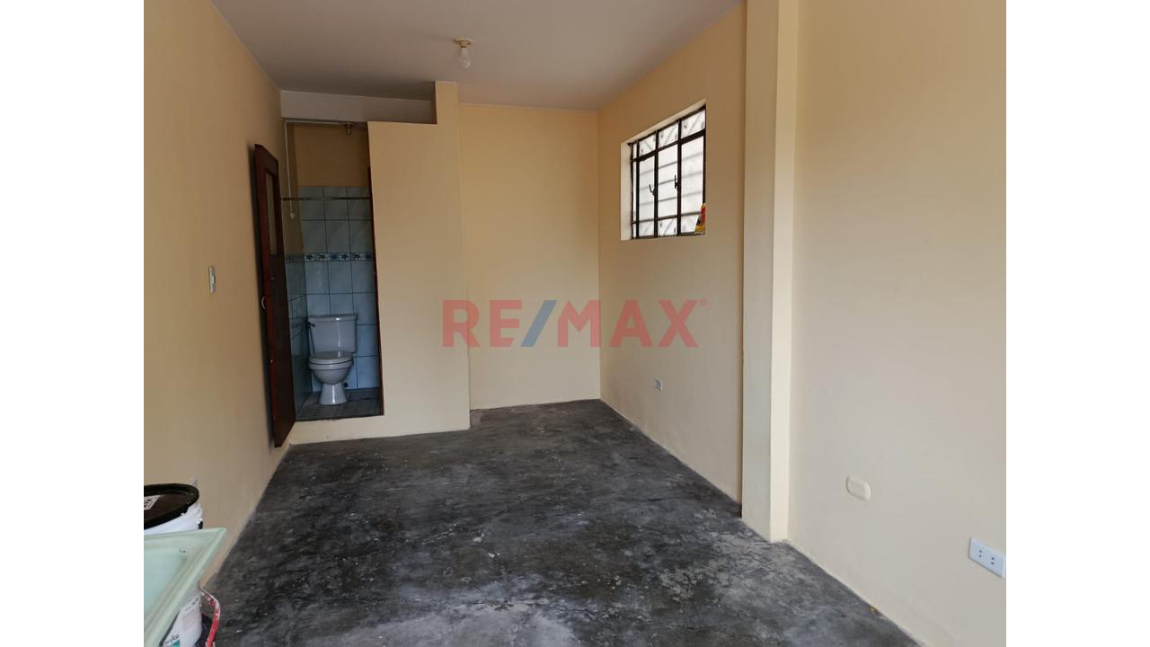 Venta De Casa Con Alto Potencial De Inversión En Ubicación Estratégica En Huaycan — foto 5