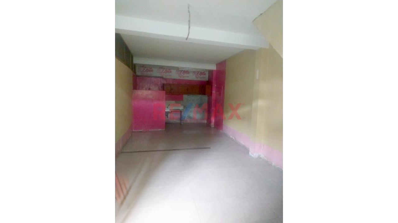Casa De 2 Pisos En Venta En El Centro De Iquitos | 255 M² | Negocio Puerta A Calle | Excelente Ubicación - 8
