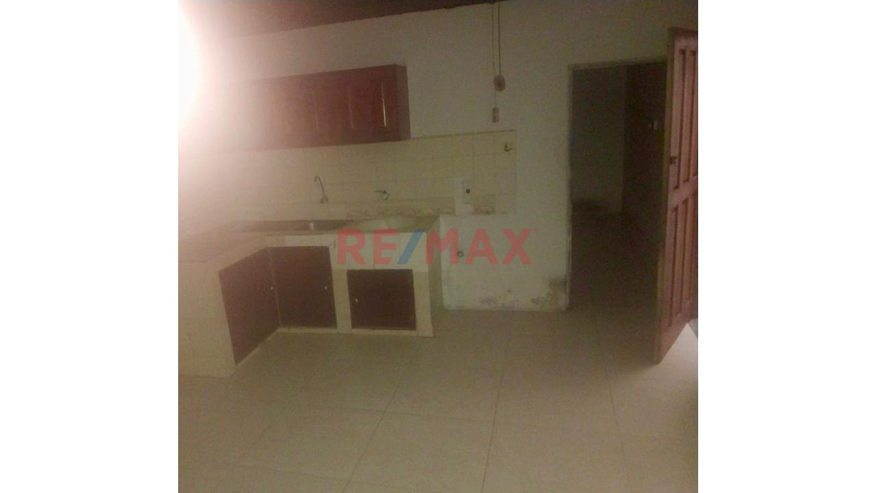 Casa De 2 Pisos En Venta En El Centro De Iquitos | 255 M² | Negocio Puerta A Calle | Excelente Ubicación - 3