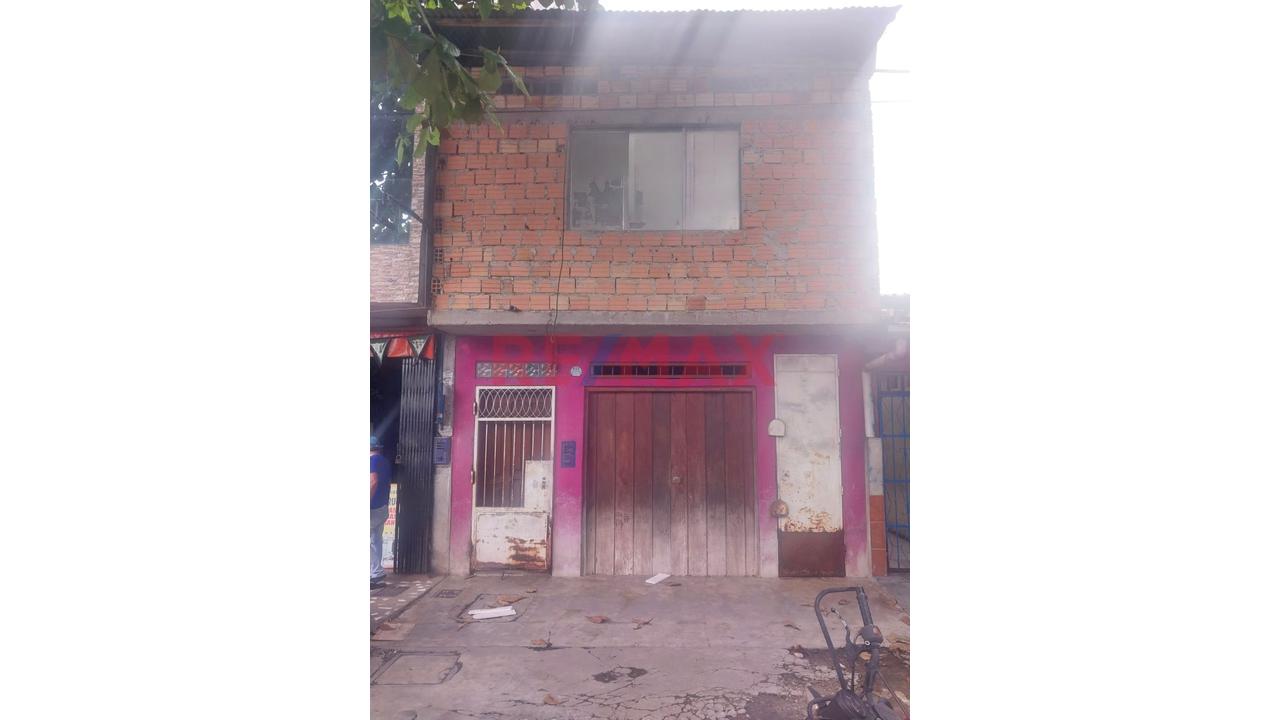Casa De 2 Pisos En Venta En El Centro De Iquitos | 255 M² | Negocio Puerta A Calle | Excelente Ubicación - 1