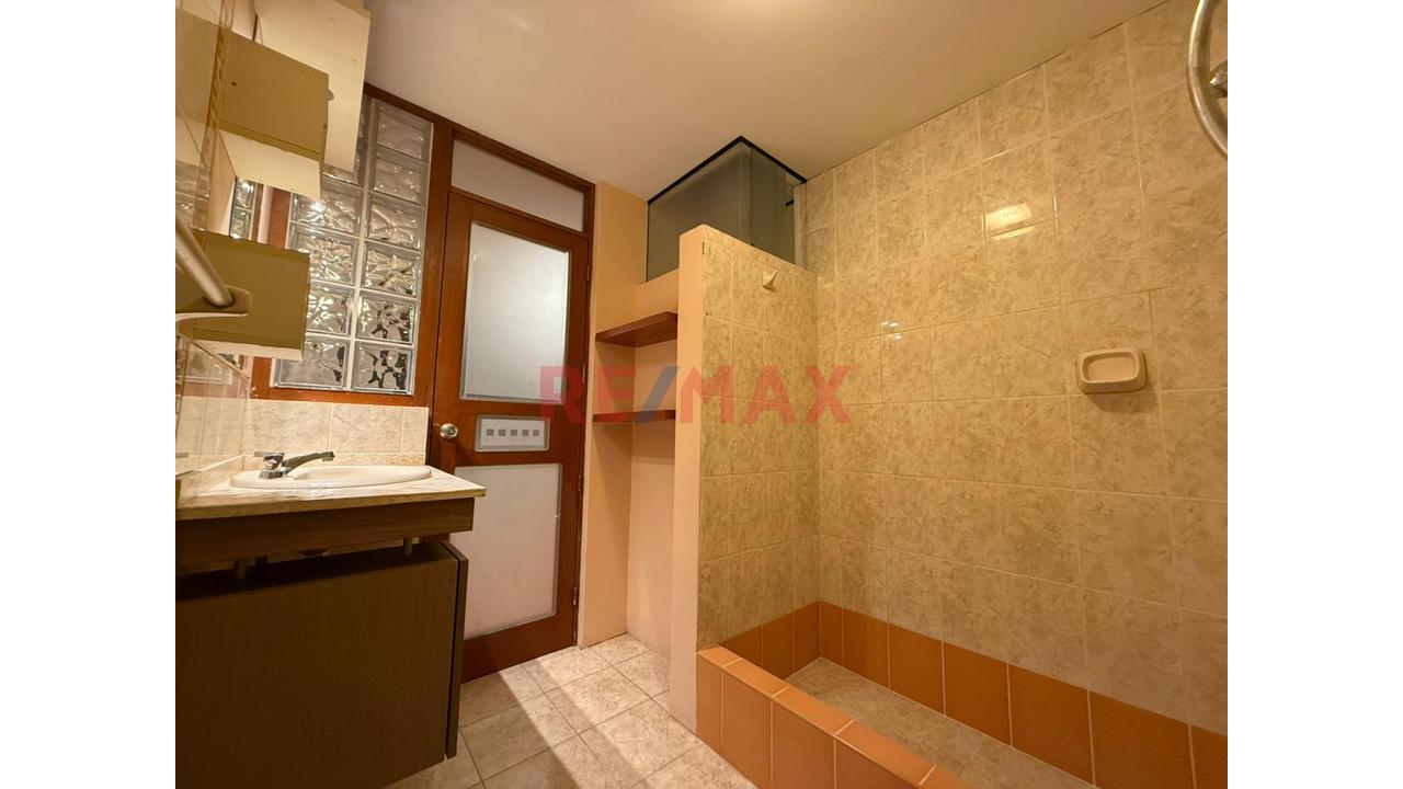 Departamento En Venta Frente A Parque Piedra Santa - 6