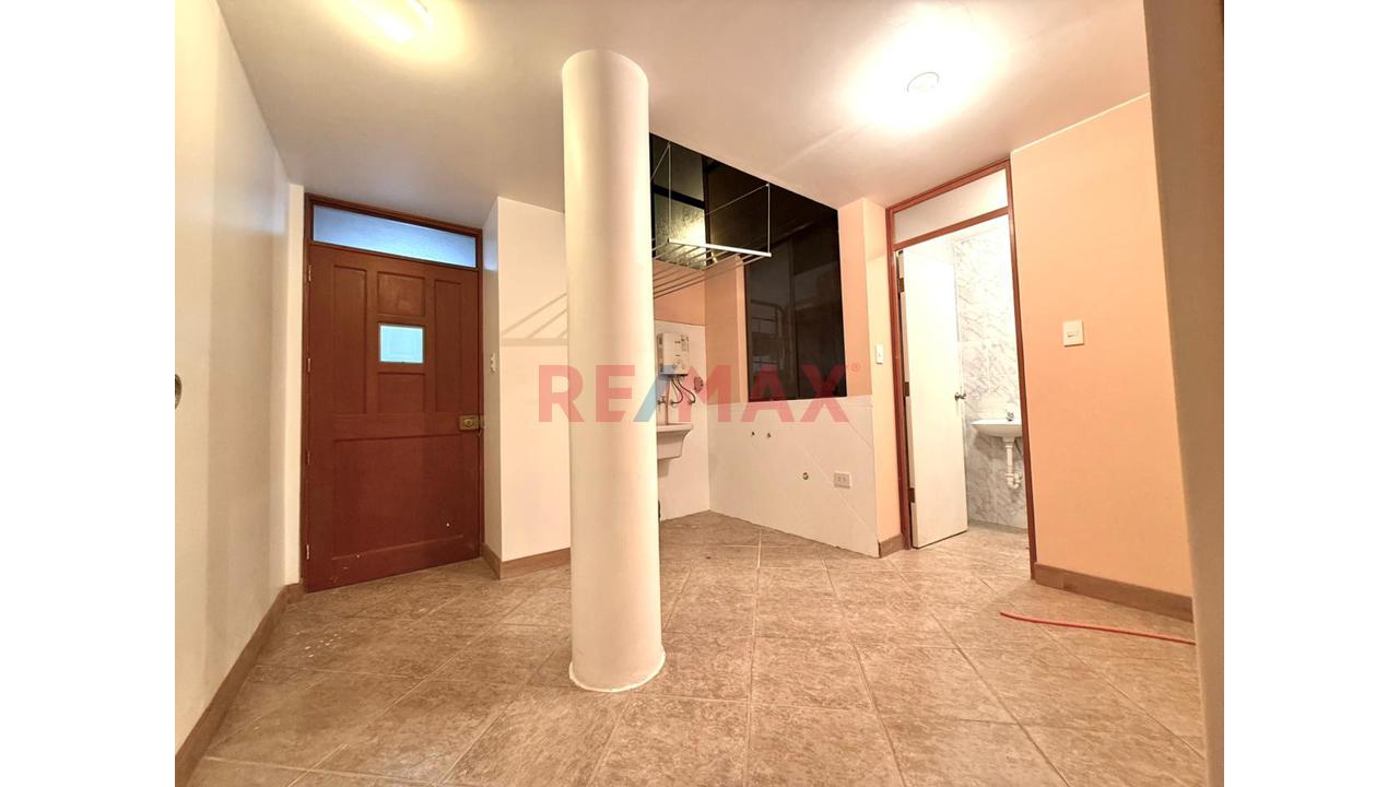 Departamento En Venta Frente A Parque Piedra Santa - 2