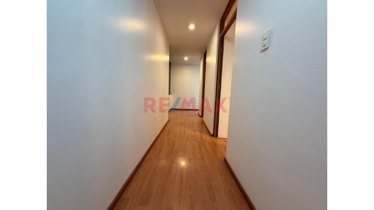 Departamento En Venta Frente A Parque Piedra Santa - 4