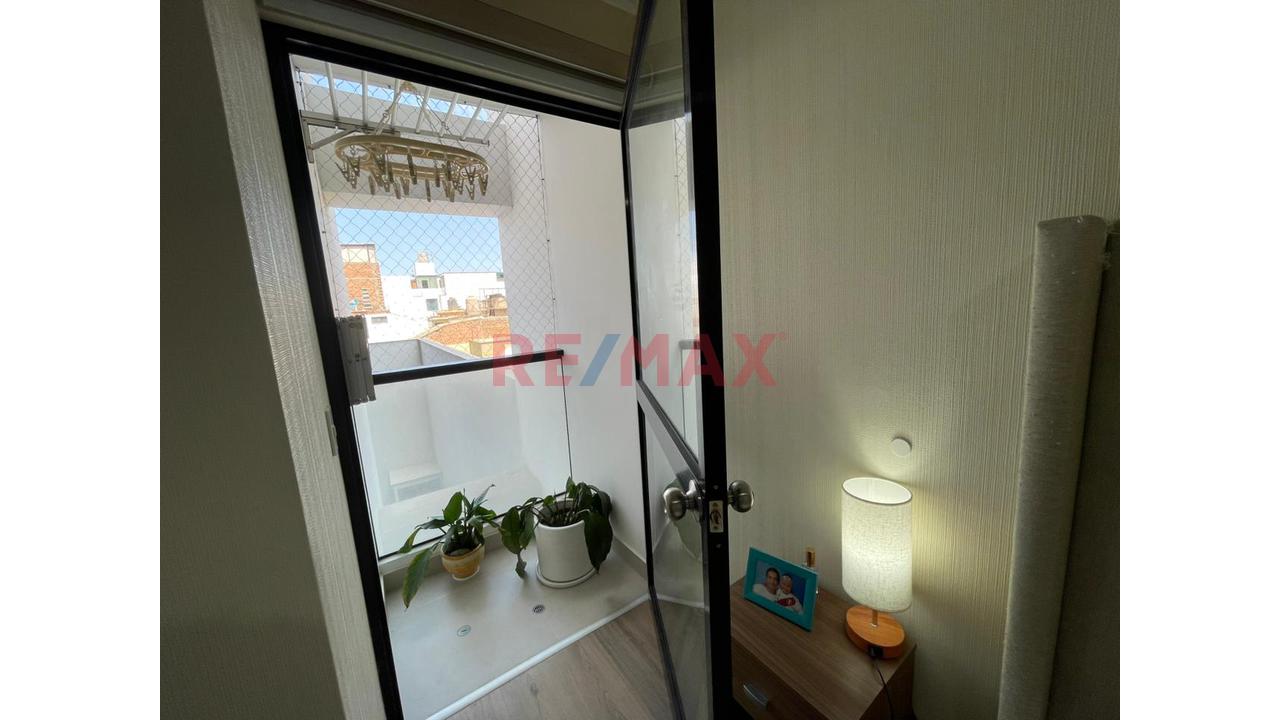 Se Vende Hermoso Dpto Piso 3 Vista Interna - Av. Universitaria Cerca A Plaza San Miguel — foto 9