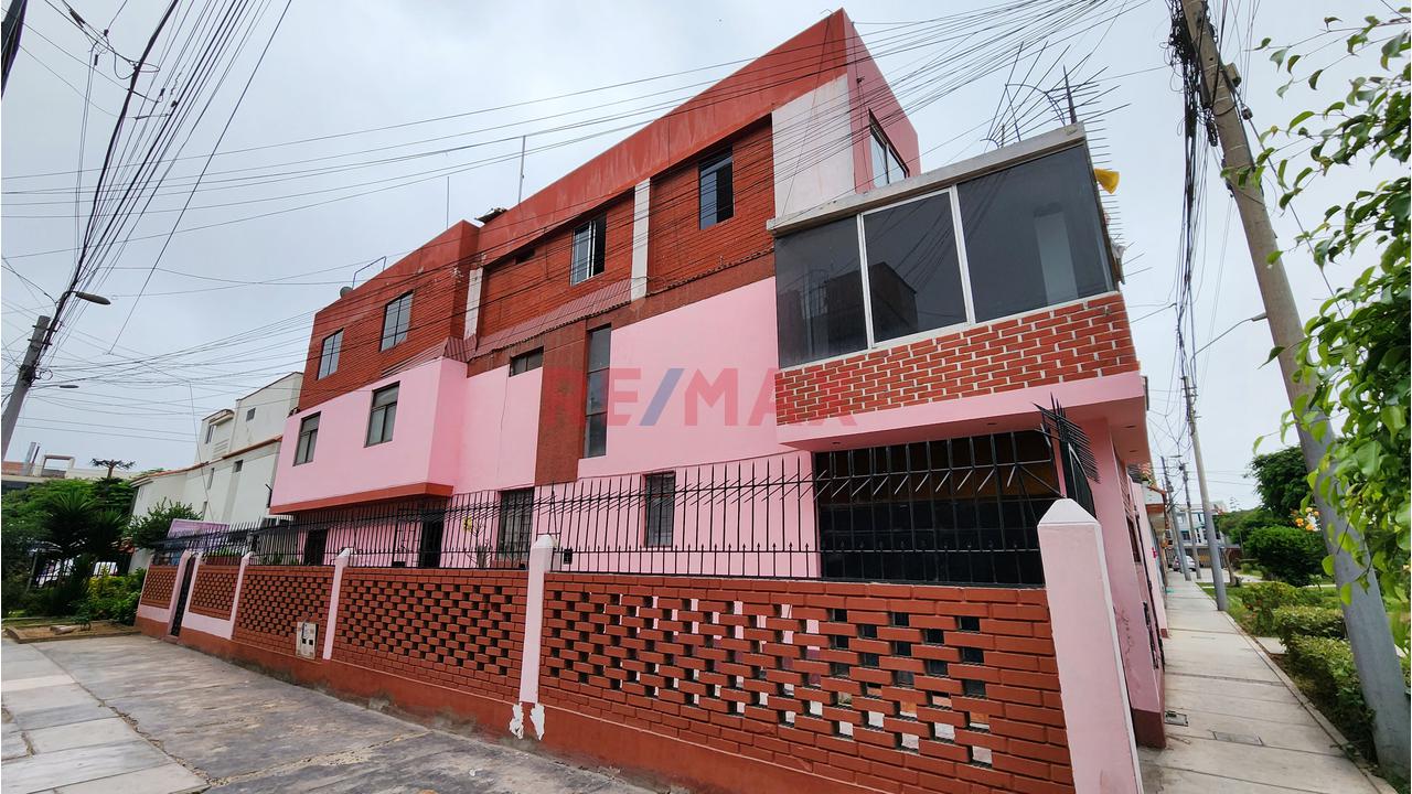 🏡 Se Vende Casa Fte A Parque Con Departamento Independiente En San Miguel🌳 - 3