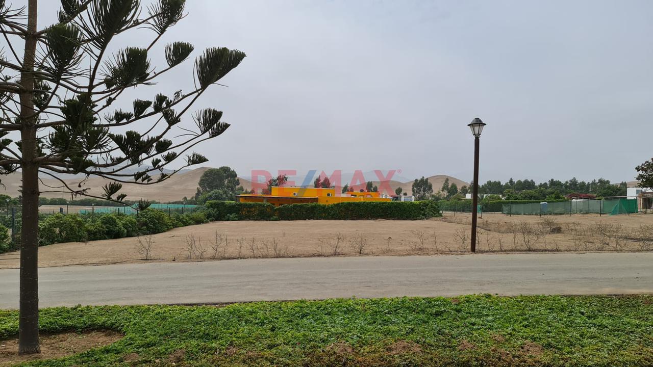 Vendo Terreno De 1,500 M2  Ideal Para Casa De Campo En El Exclusivo Condominio Las Colinas De Puerto Viejo, Km 73.5 De La Panamericana Sur. — foto 3