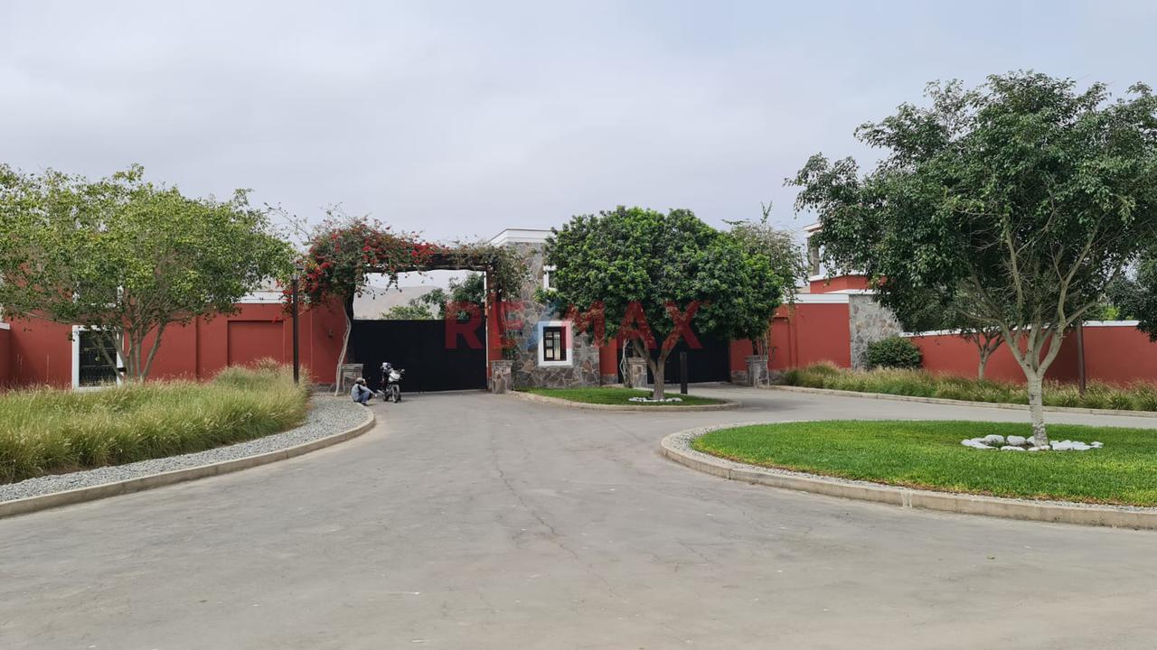 Vendo Terreno De 1,500 M2  Ideal Para Casa De Campo En El Exclusivo Condominio Las Colinas De Puerto Viejo, Km 73.5 De La Panamericana Sur. — foto 2