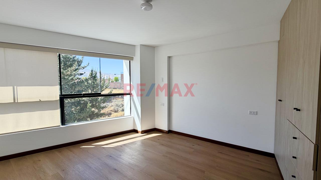 Duplex En Venta En Urb Frente A Parque - 3