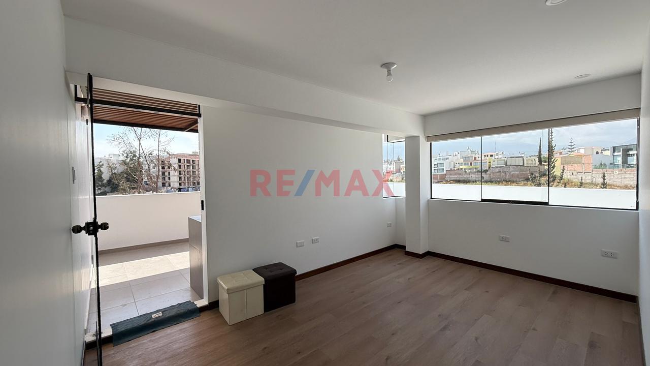 Duplex En Venta En Urb Frente A Parque - 6