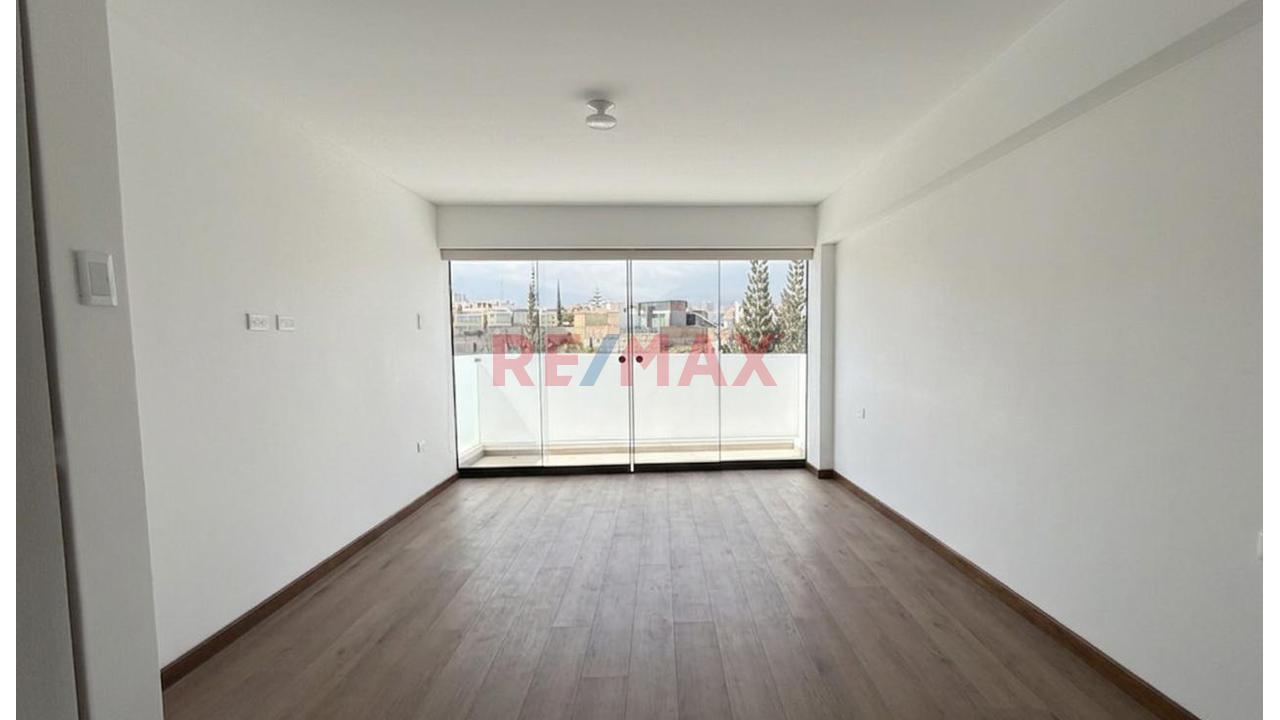 Duplex En Venta En Urb Frente A Parque - 8