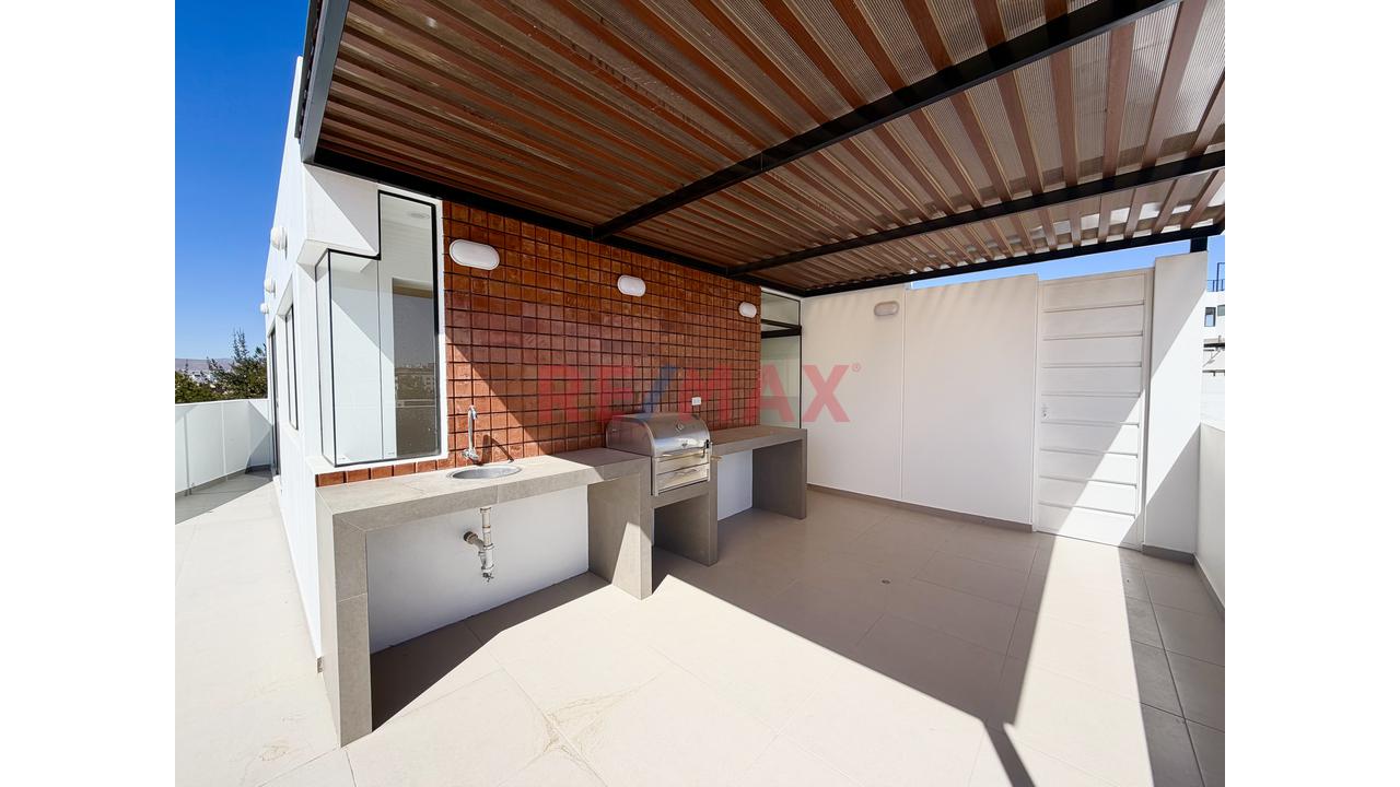 Duplex En Venta En Urb Frente A Parque - 2