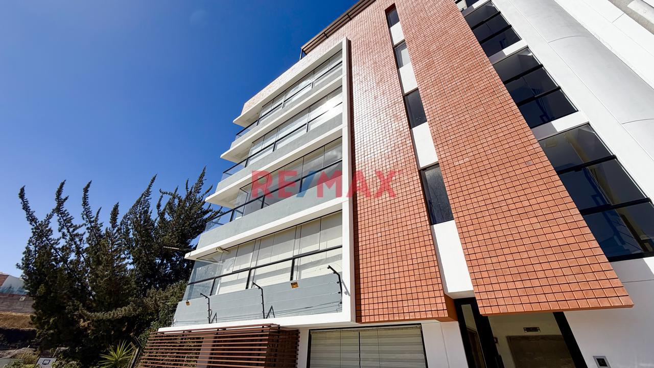 Duplex En Venta En Urb Frente A Parque - 1