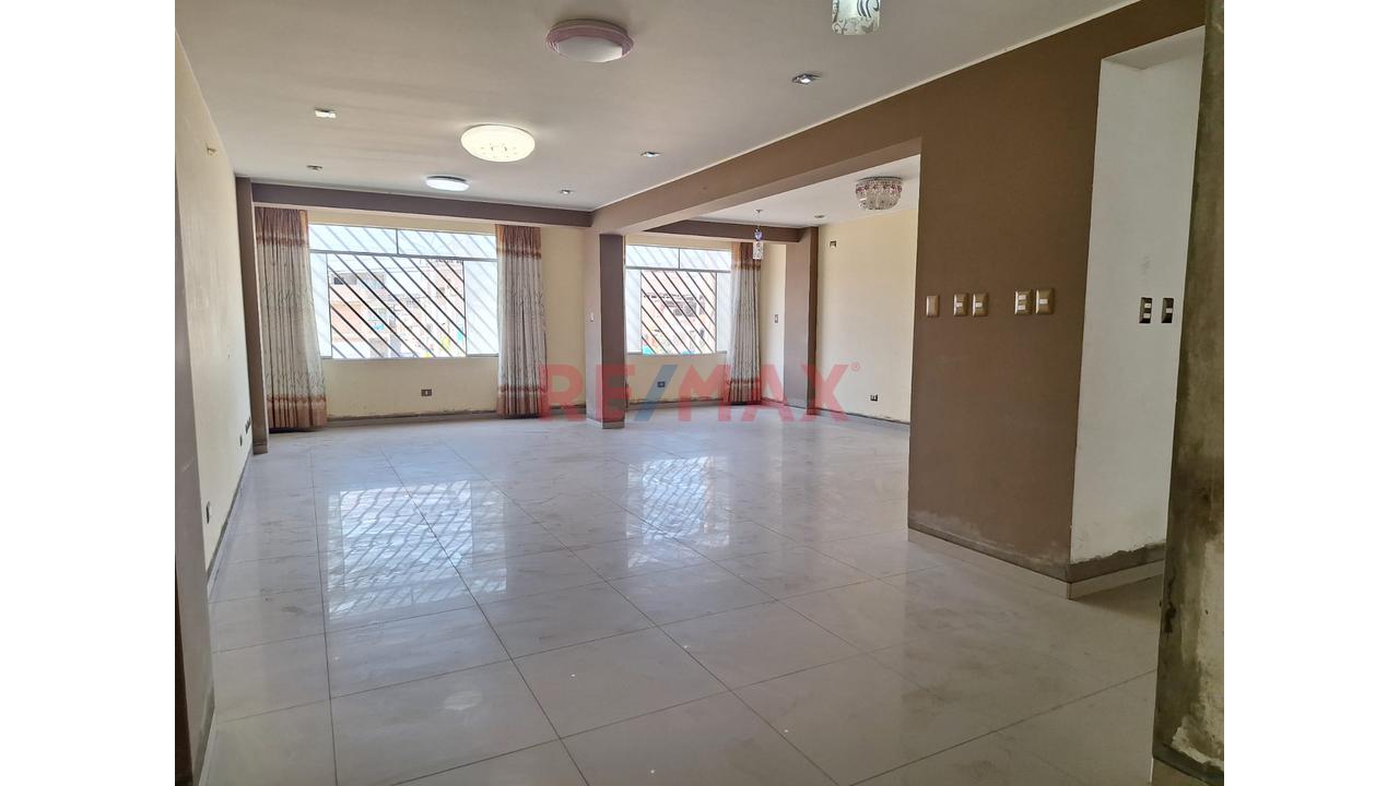 Oportunidad Única Villa El Salvador Casa De 3 Pisos + Local Comercial En Av. 200 Millas — foto 12