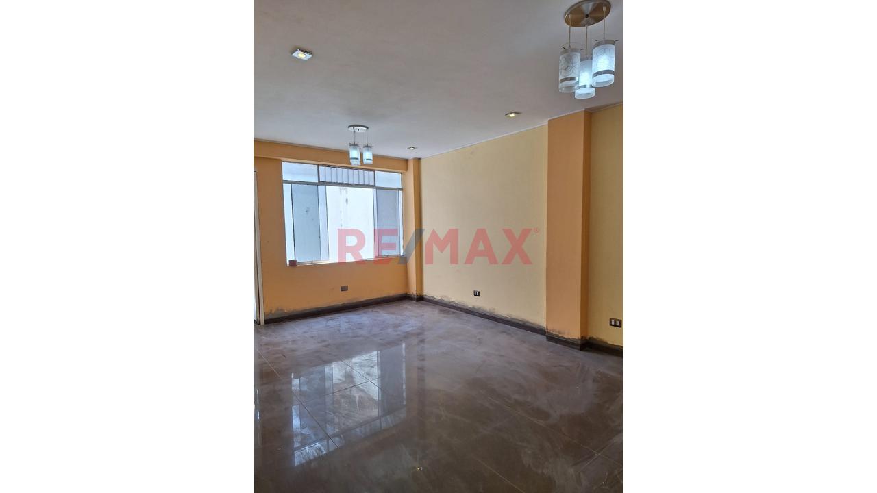 Oportunidad Única Villa El Salvador Casa De 3 Pisos + Local Comercial En Av. 200 Millas — foto 8