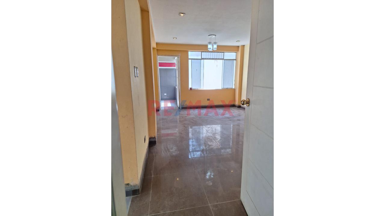 Oportunidad Única Villa El Salvador Casa De 3 Pisos + Local Comercial En Av. 200 Millas — foto 9