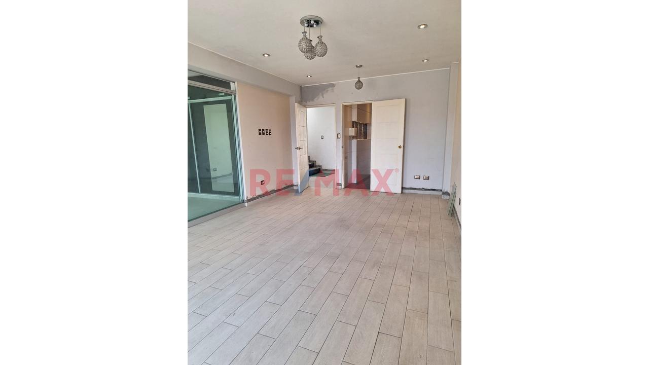 Oportunidad Única Villa El Salvador Casa De 3 Pisos + Local Comercial En Av. 200 Millas — foto 13