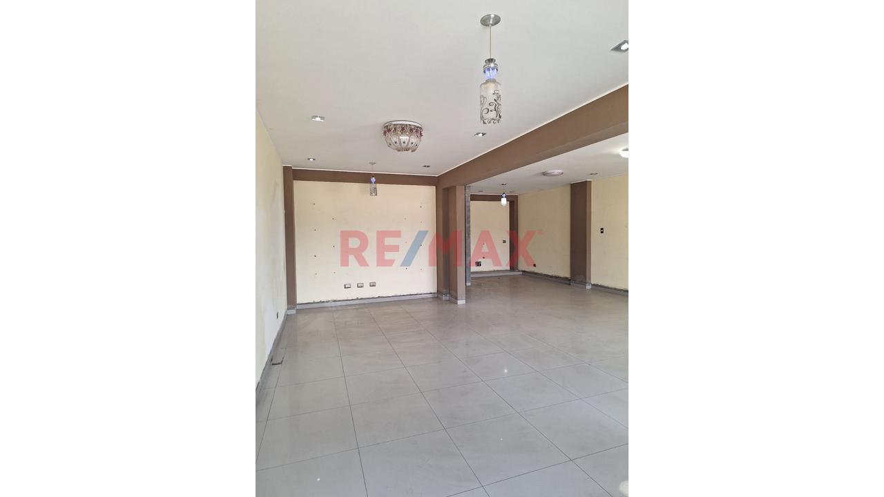 Oportunidad Única Villa El Salvador Casa De 3 Pisos + Local Comercial En Av. 200 Millas — foto 14