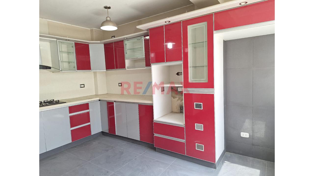 Oportunidad Única Villa El Salvador Casa De 3 Pisos + Local Comercial En Av. 200 Millas — foto 7